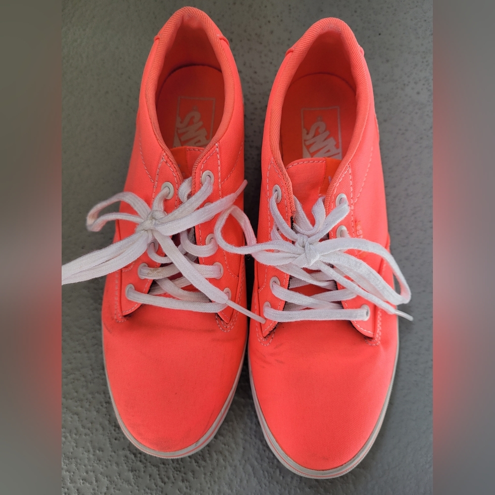 Vans- Coral Neon Pink